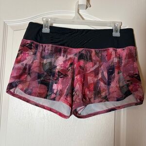 Lululemon Run Times Short II *4". Sz 8 Preloved Excellent condition.